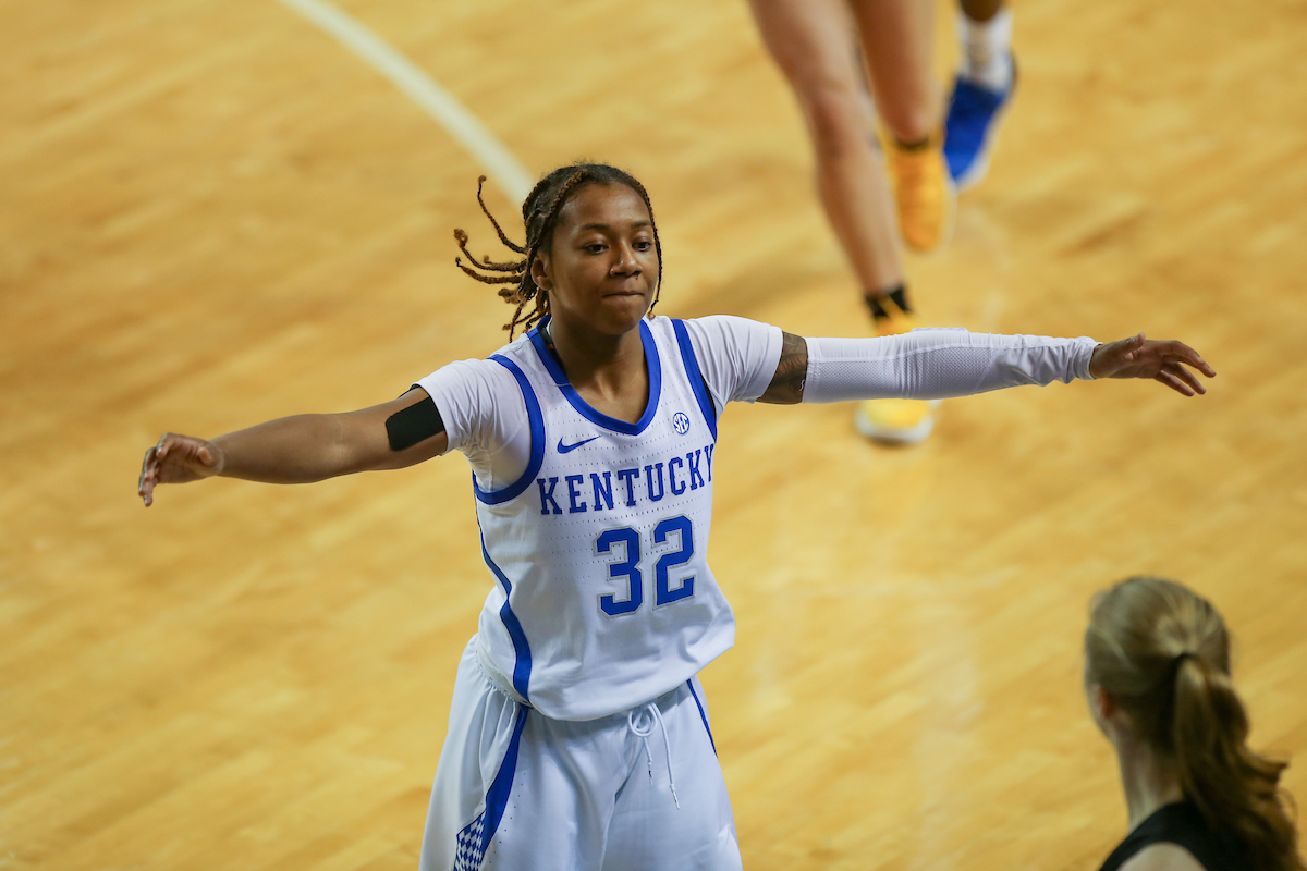 Jaida Roper

The UK Women's Basketball team beats Mizzou. 

Photo by Hannah Phillips  | UK Athletics