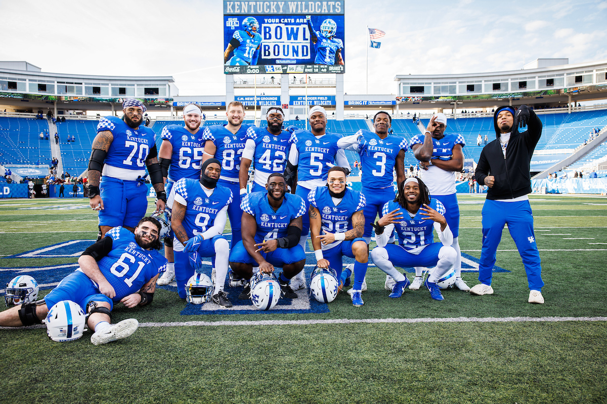 UK Football Senior Class w/ Lynn Bowden

Kentucky beats New Mexico State 56-16.

Photo by Jacob Noger | UK Athletics