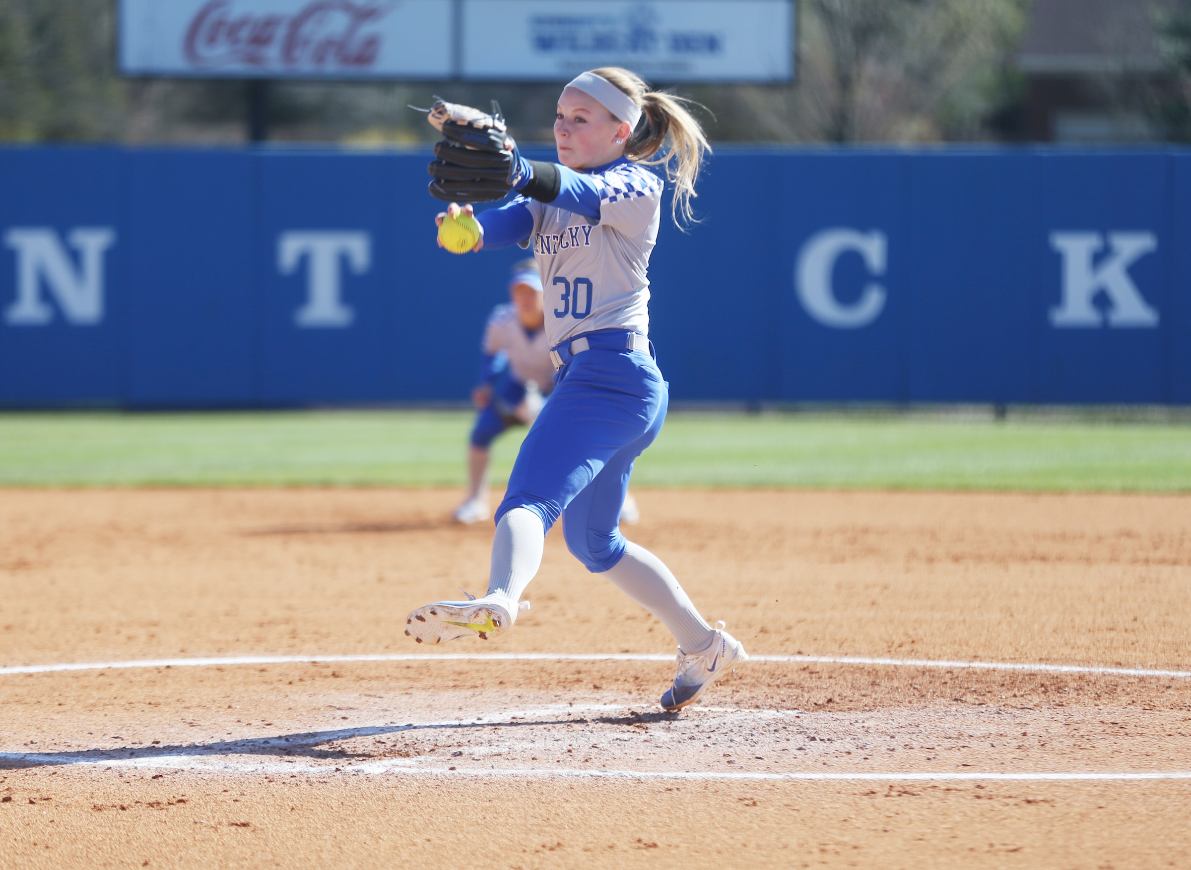 Sloppy Defense and Two Homers Doom No. 16 Kentucky in Loss