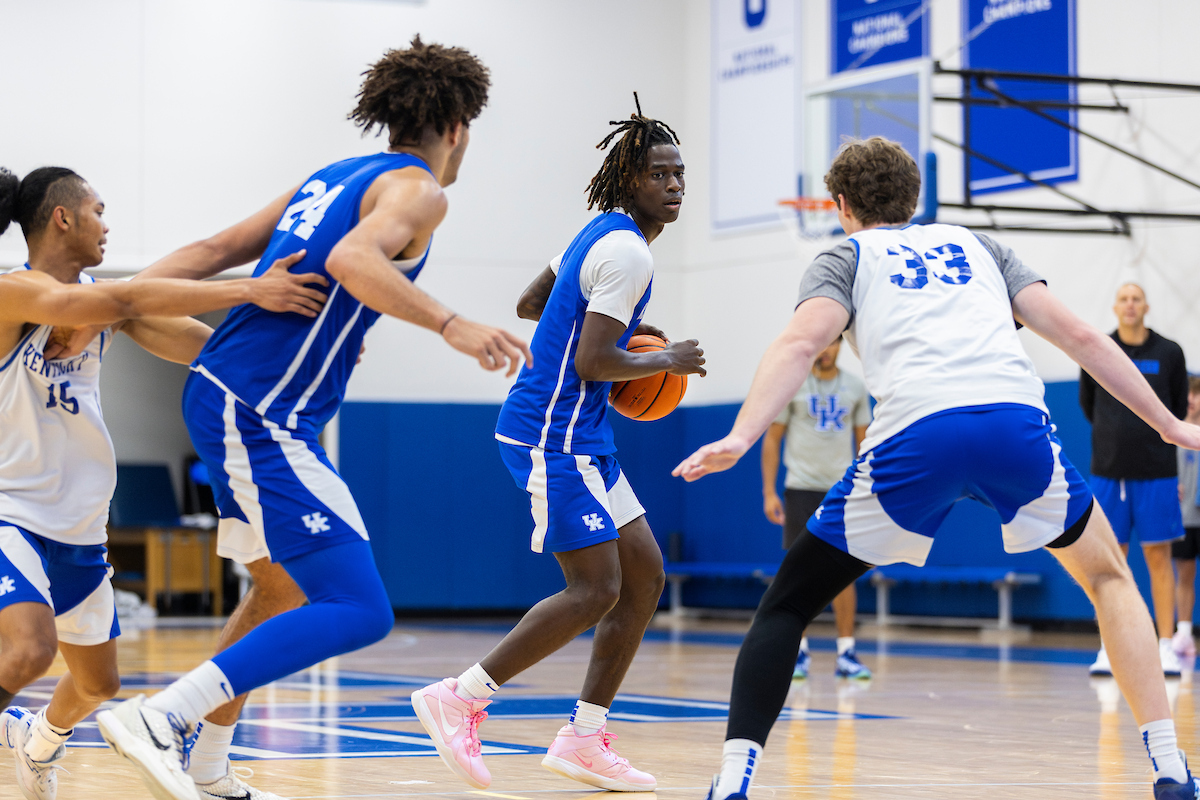Men's Basketball Practice Photo Gallery