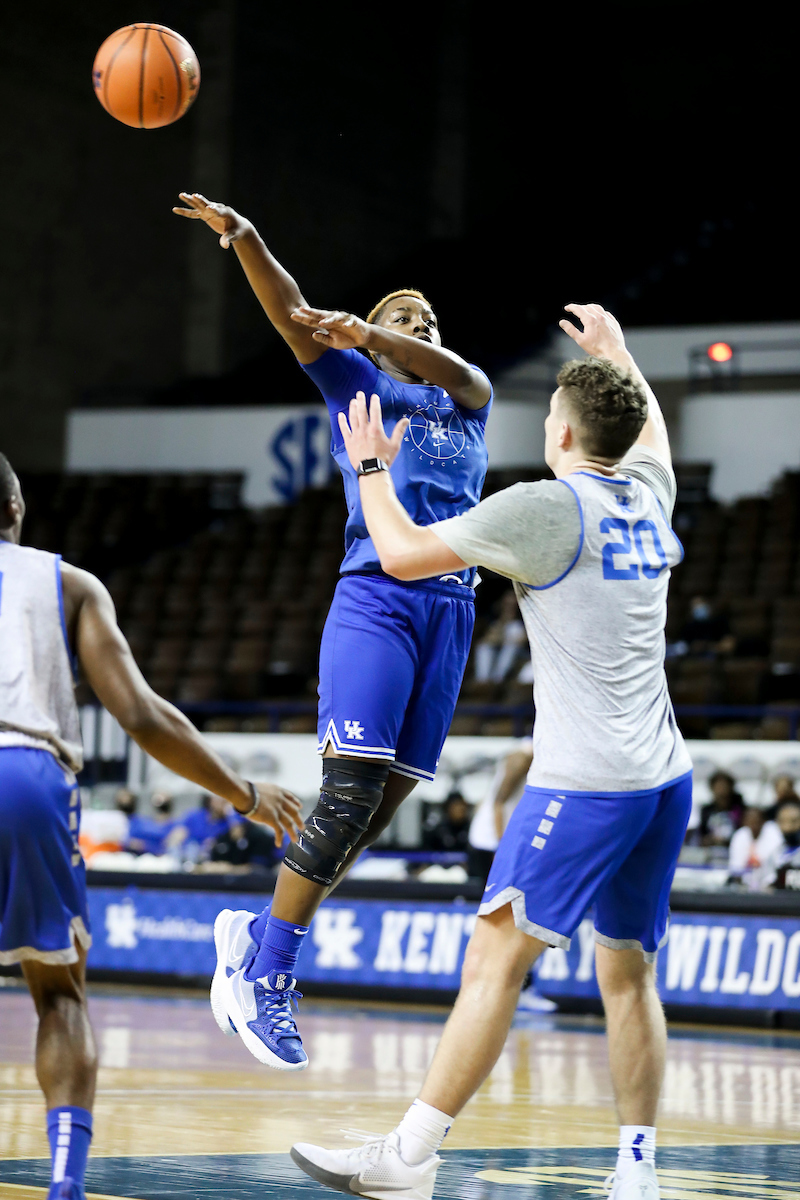 Dre’una Edwards.

Women’s blue-white.

Photos by Chet White | UK Athletics