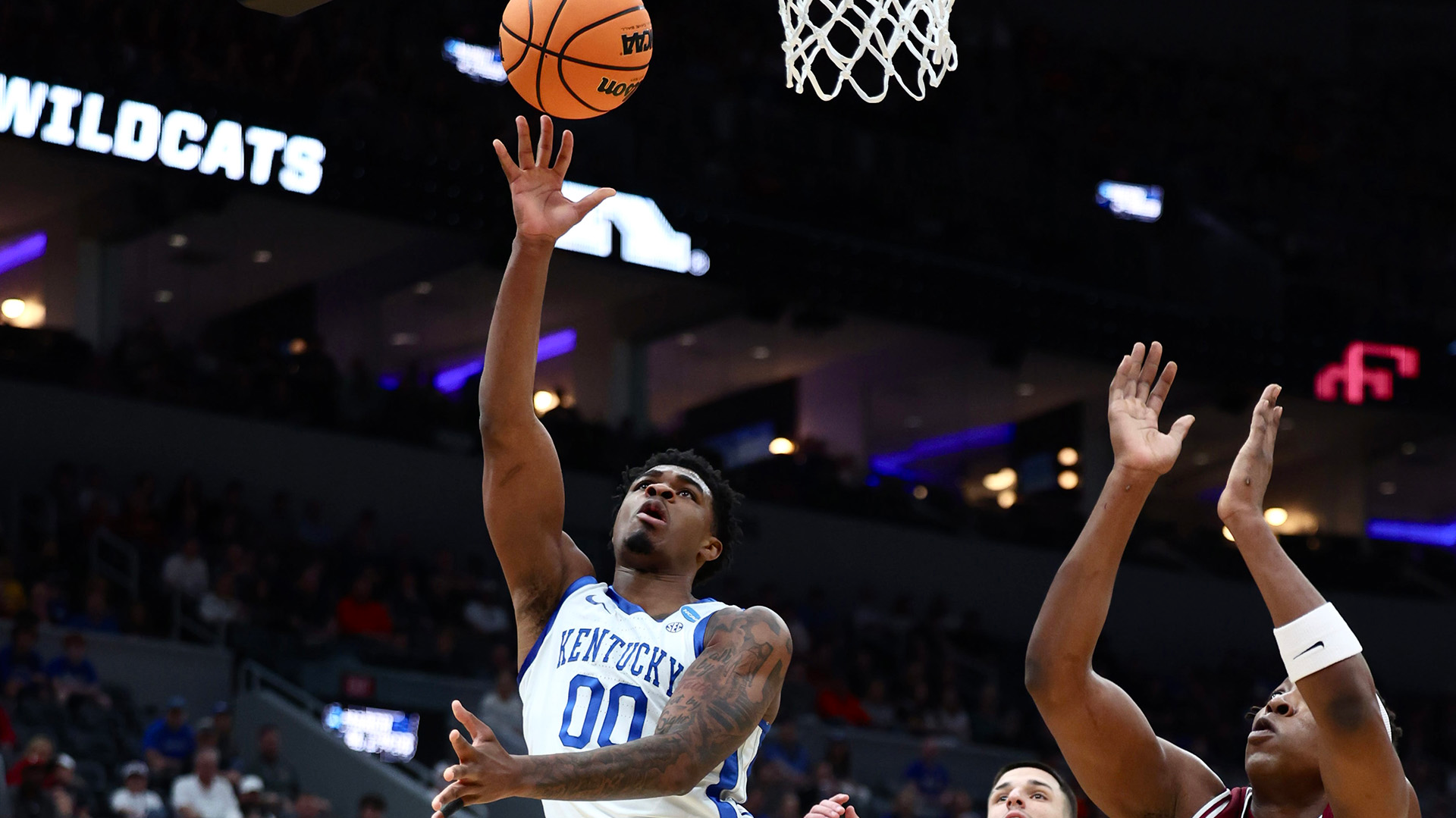 Oweh's Huge Game Leads Kentucky Past Santa Clara in NCAA Tournament