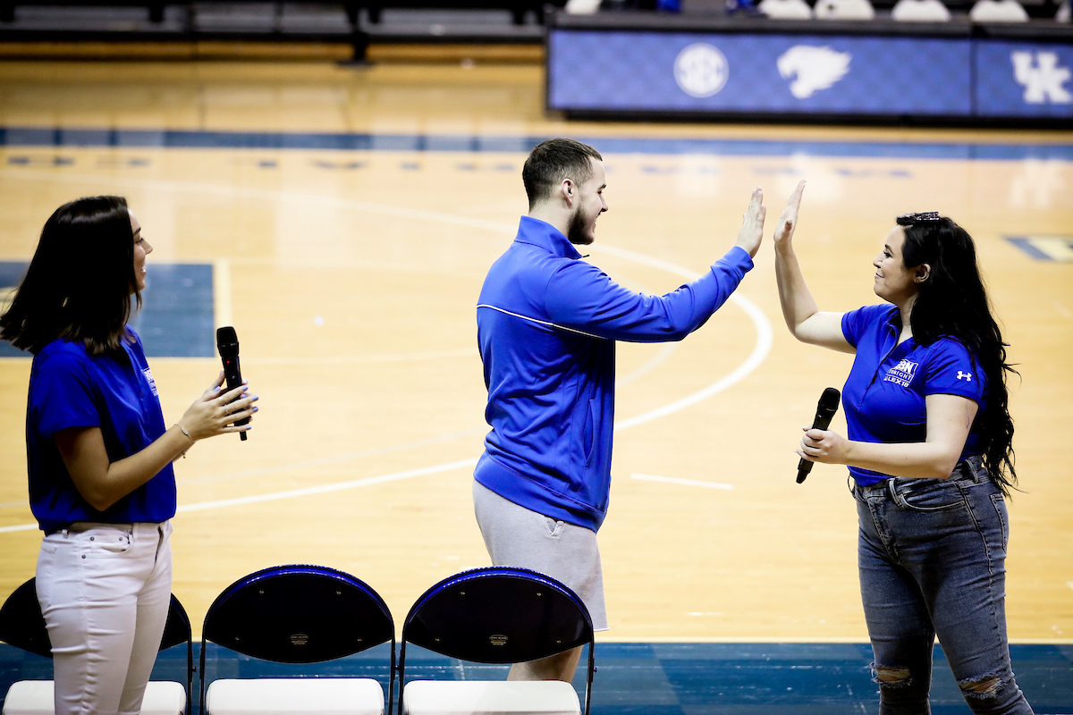 Maggie Davis. Brad Calipari. Anna Tarullo.

Coach Cal Women’s Clinic.

Photos by Chet White | UK Athletics