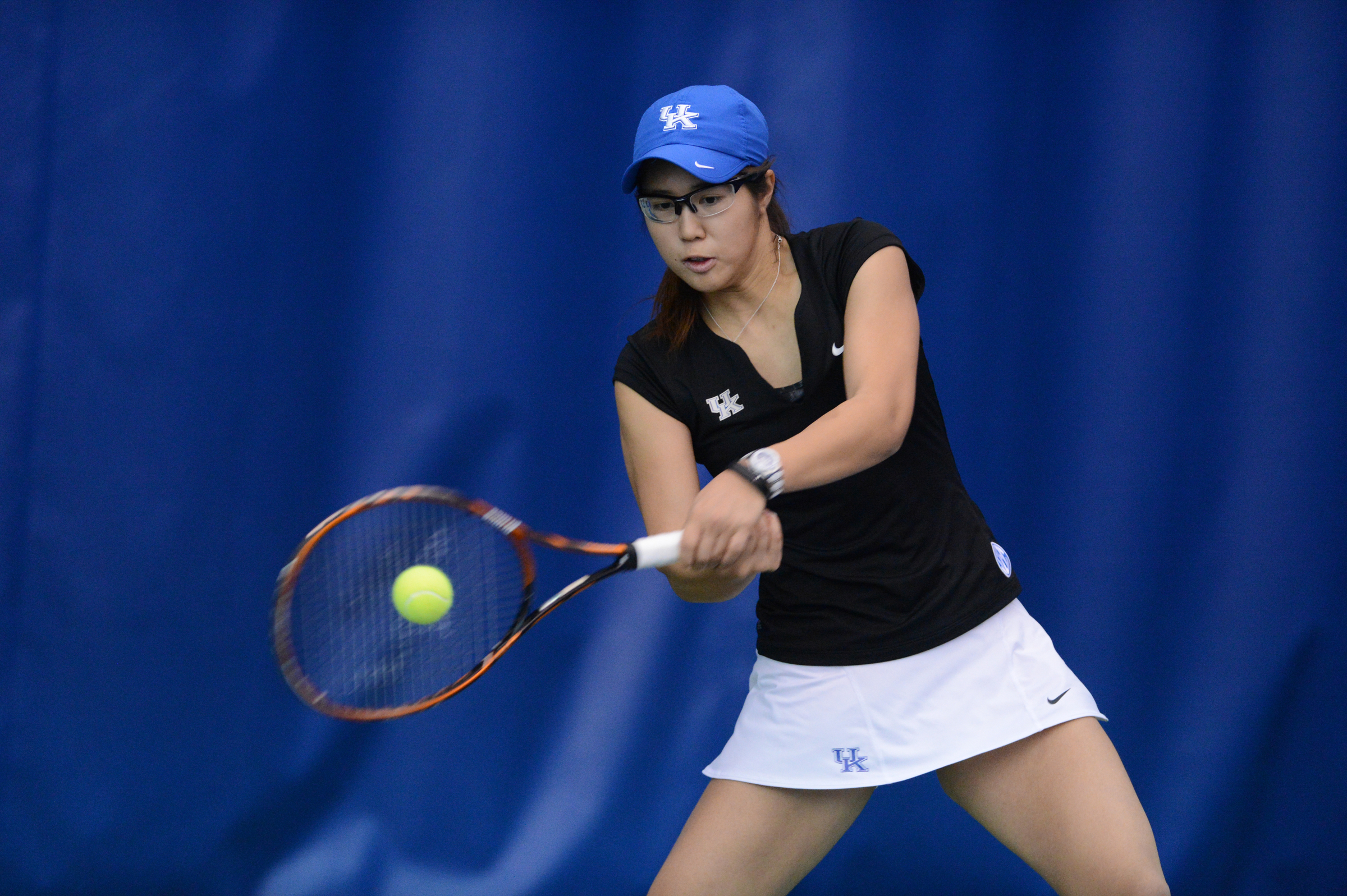 No. 15 Women’s Tennis Extends Win Streak to Double Digits