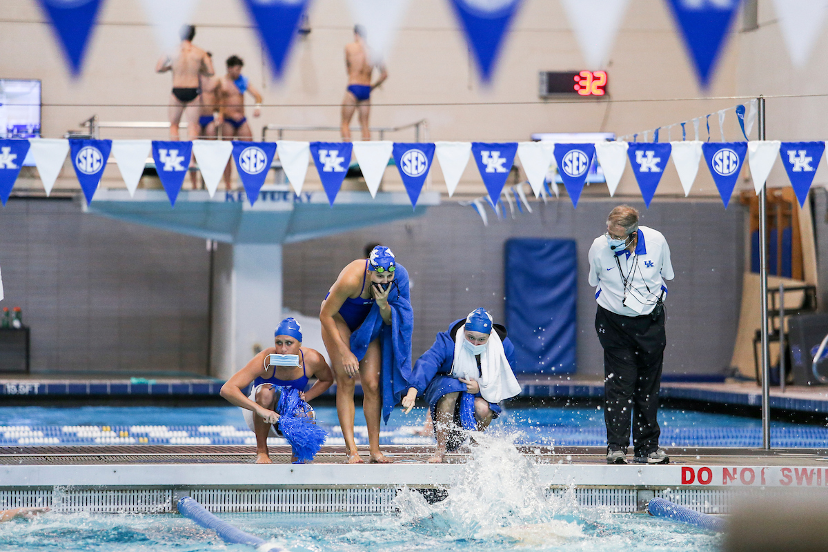 2020-21 Swim/Dive Blue/White match.

Photo by Hannah Phillips | UK Athletics