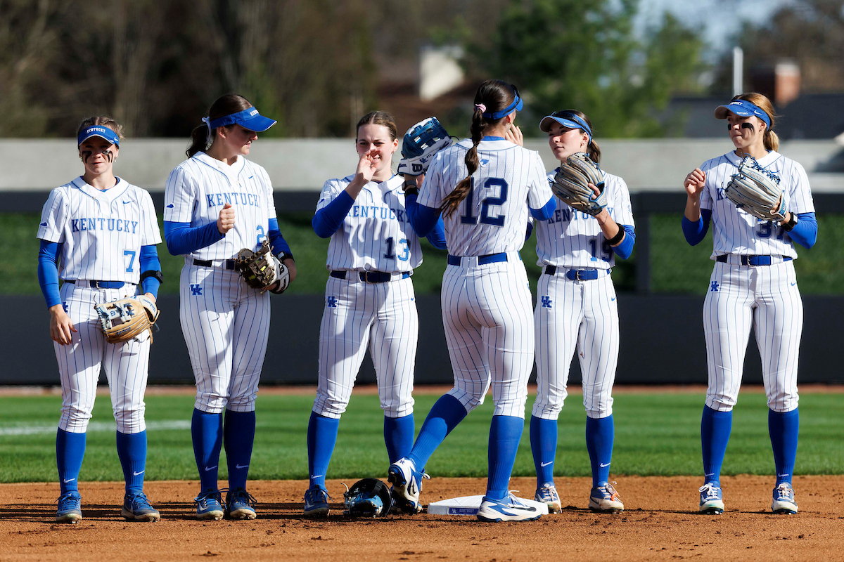 Hamilton Hits Two Homers in 8-7 Extra-Inning Loss to Louisville