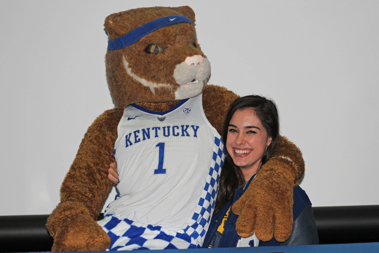 Maci Morris returned to Bell County to meet some of her biggest fans on Wednesday, Feb. 13. 