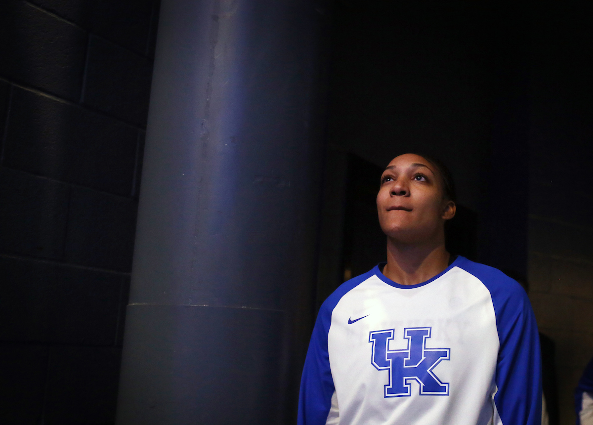 Alyssa Rice

The University of Kentucky women's basketball team falls to Tennessee on Sunday, December 31, 2017 at Rupp Arena. 

Photo by Britney Howard | UK Athletics
