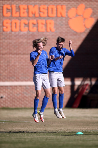 Clay Holstad, Enzo Mauriz.

Kentucky practices for NCAA Tournament.

Photo by Grace Bradley | UK Athletics