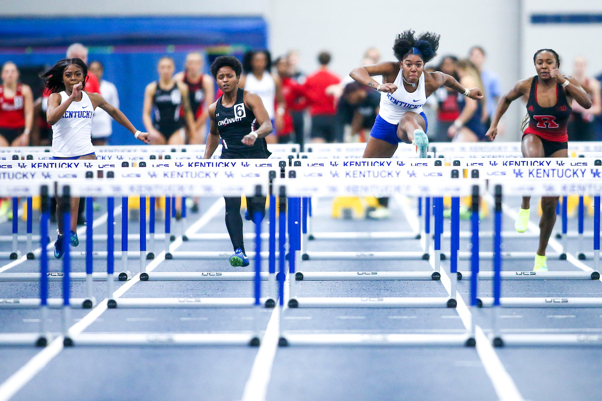Shadajah Ballard, Darci Kahn.

Jim Green Track Invitational.

Photo by Grace Bradley | UK Athletics