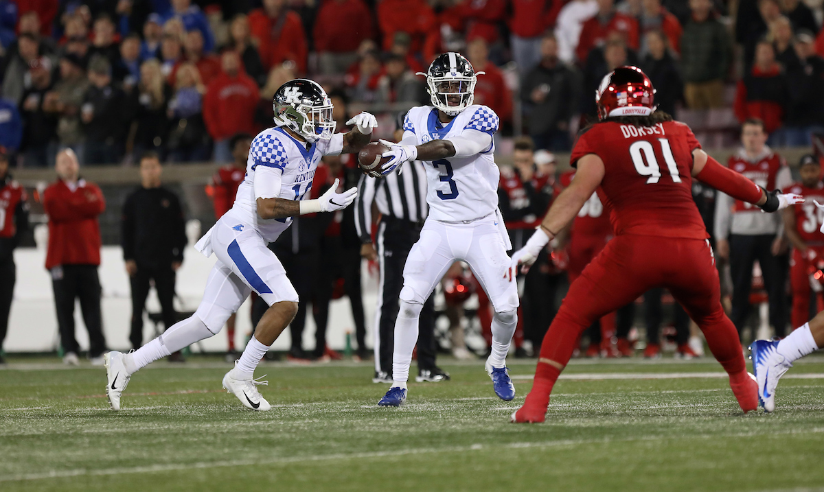 Terry Wilson and A.J. Rose

Kentucky Football beats Louisville at Cardinal Stadium 56-10.

Photo By Robert Burge l UK Athletics