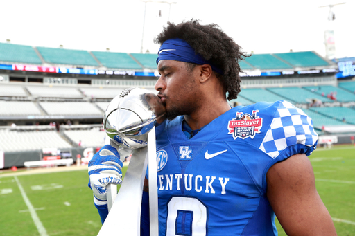 Davonte Robinson

Kentucky beats NC State 23-21

Photo by Jacob Noger | UK Football