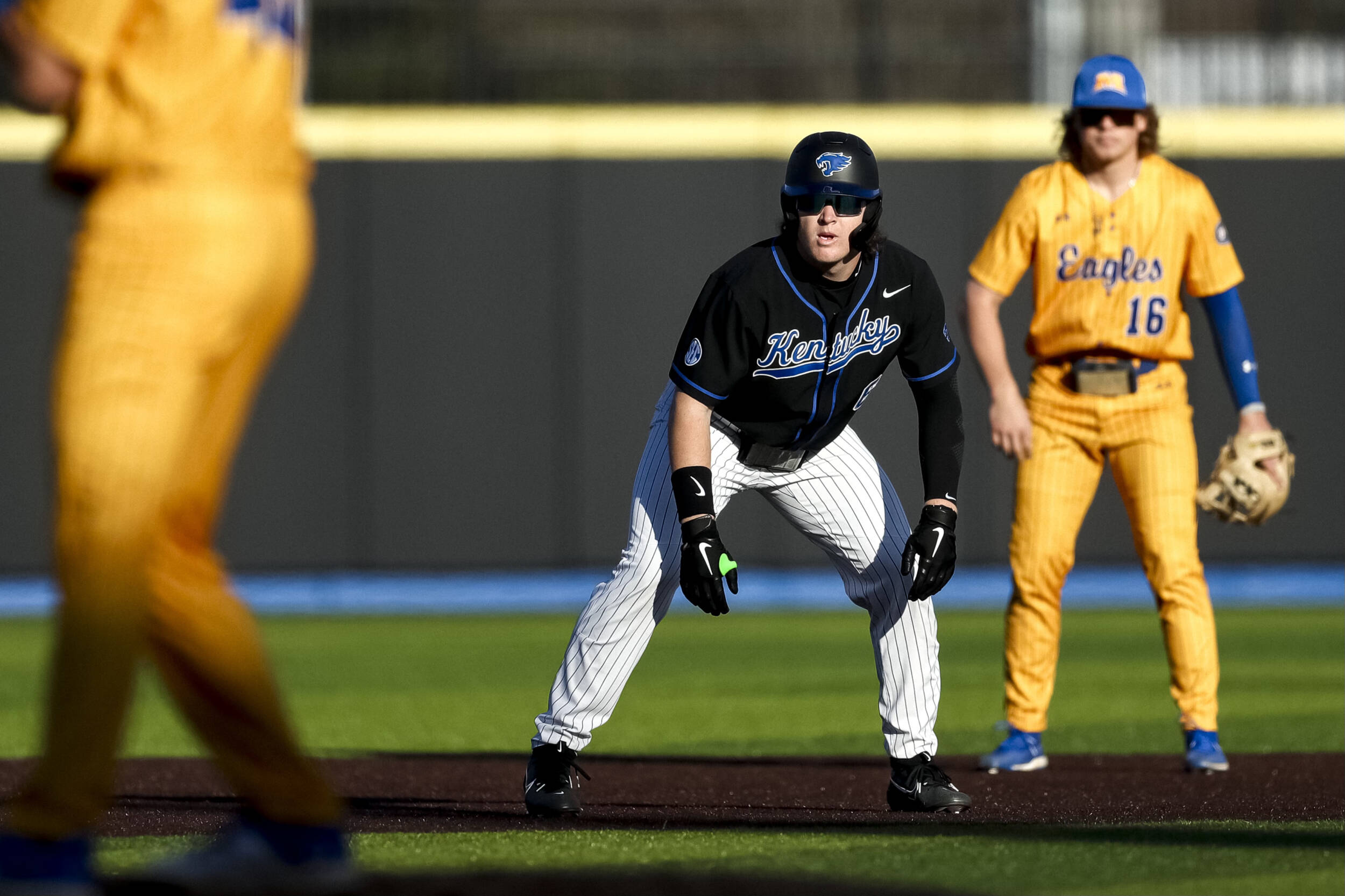 Walk This Way: Kentucky Takes Advantage of Free Bases in Win