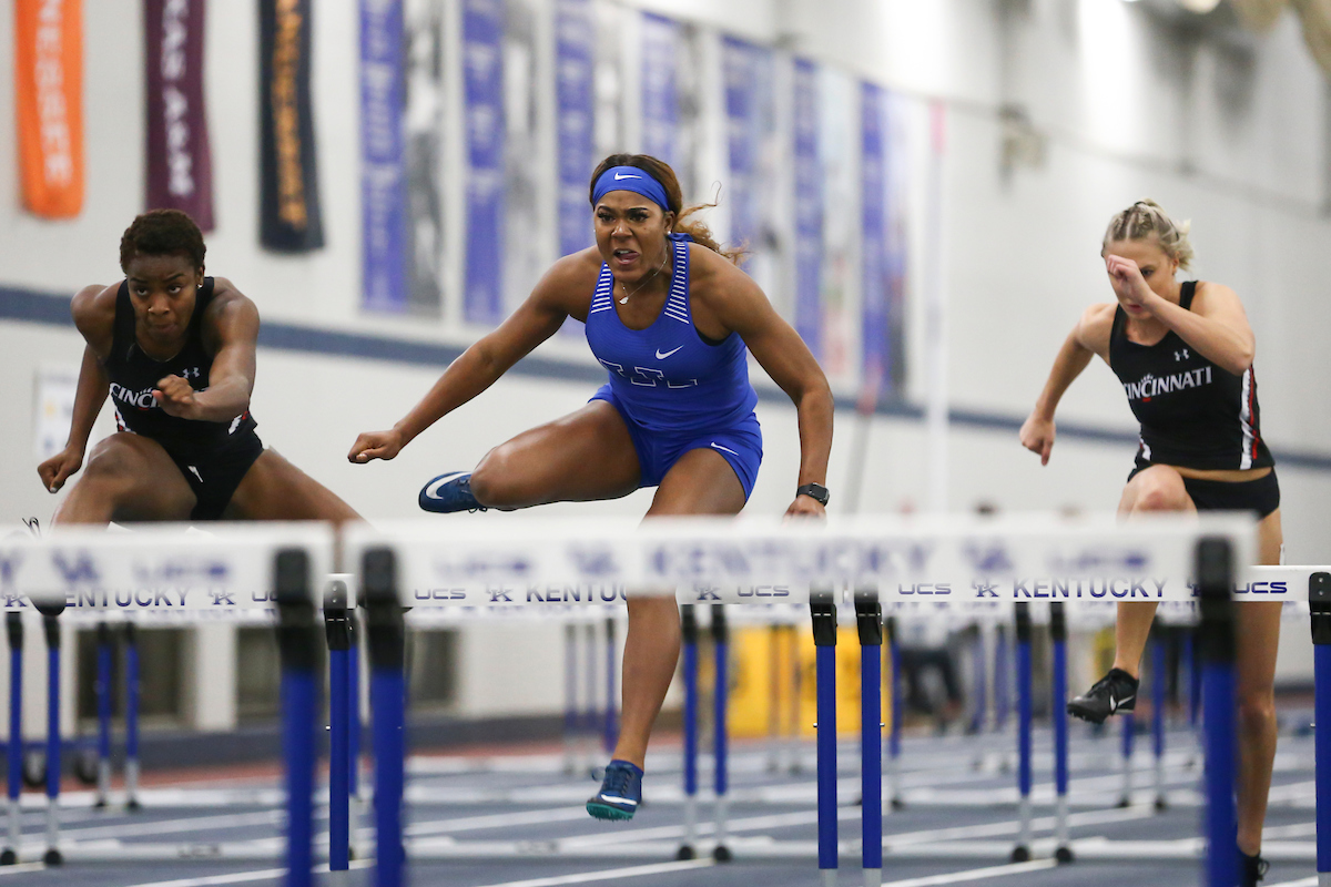 Jingle Bells Open.

Photo by Isaac Janssen | UK Athletics