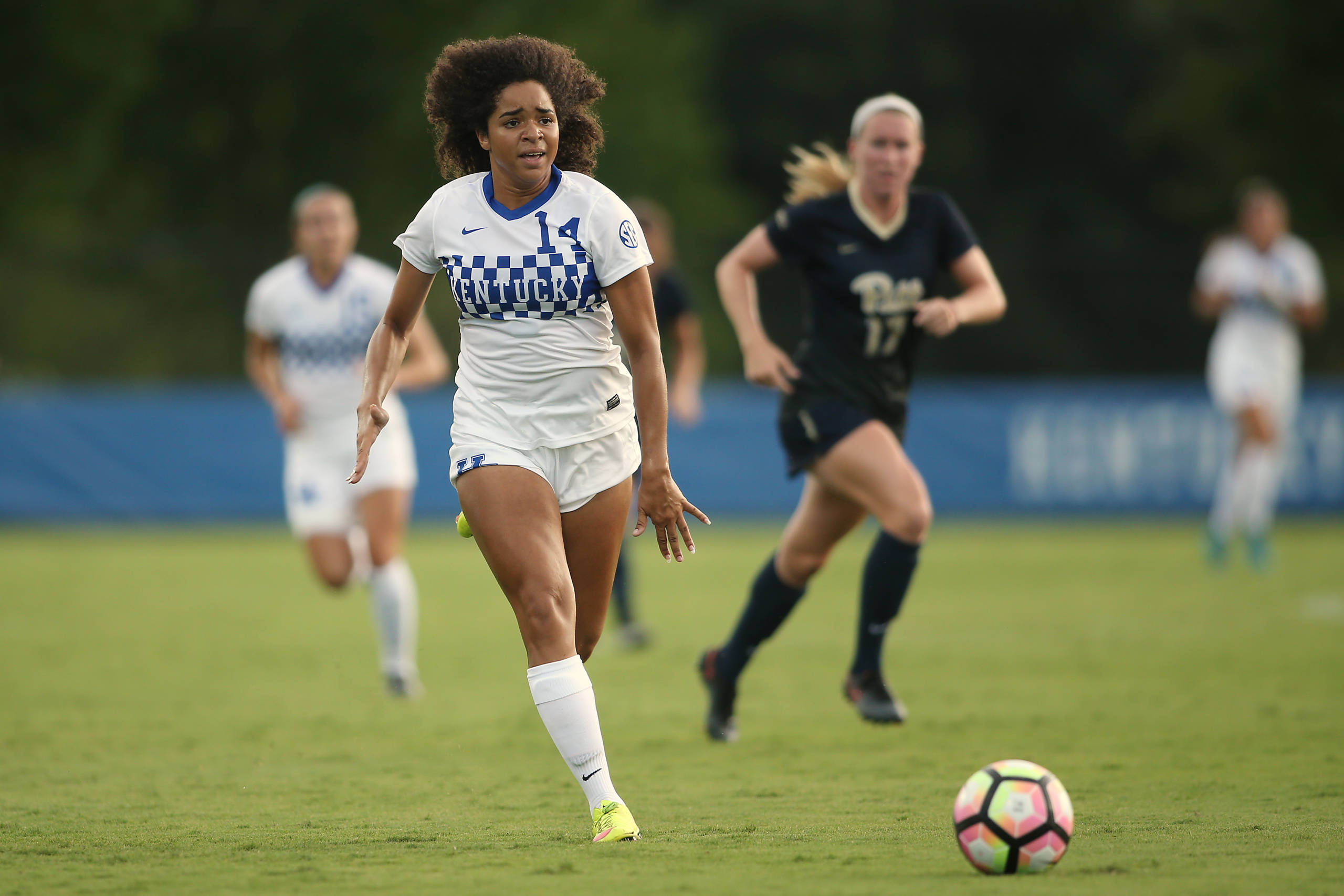 Near Misses Define Sunday as Kentucky Drops to Pepperdine