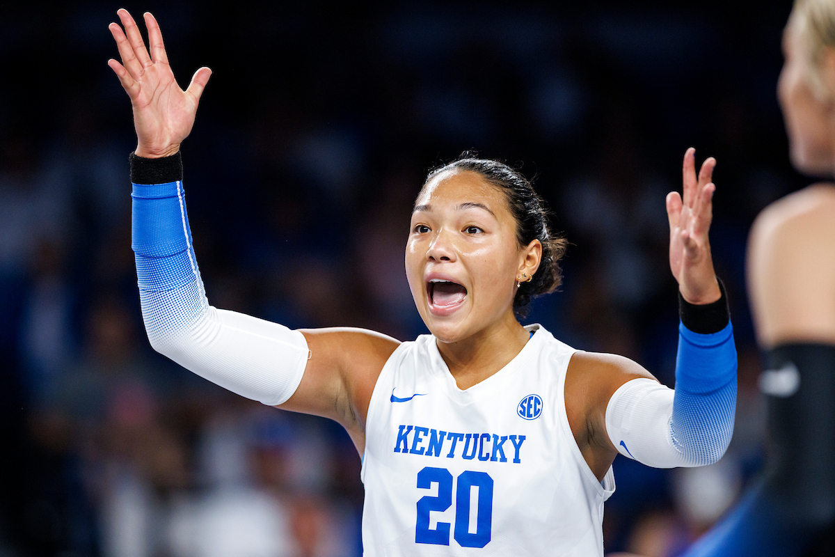 No. 1 Nebraska Wins Final Three Sets to Beat No. 7 Kentucky