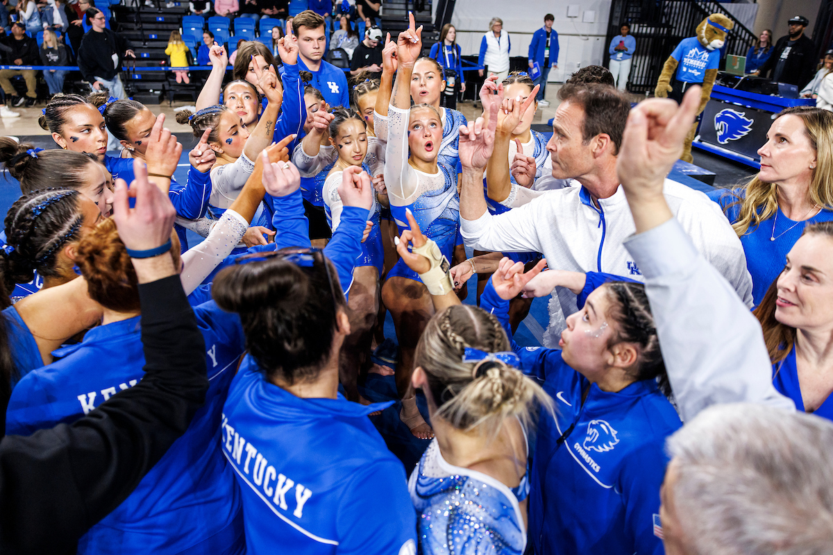 No. 24 Kentucky Breaks 197, Ties No. 7 Arkansas