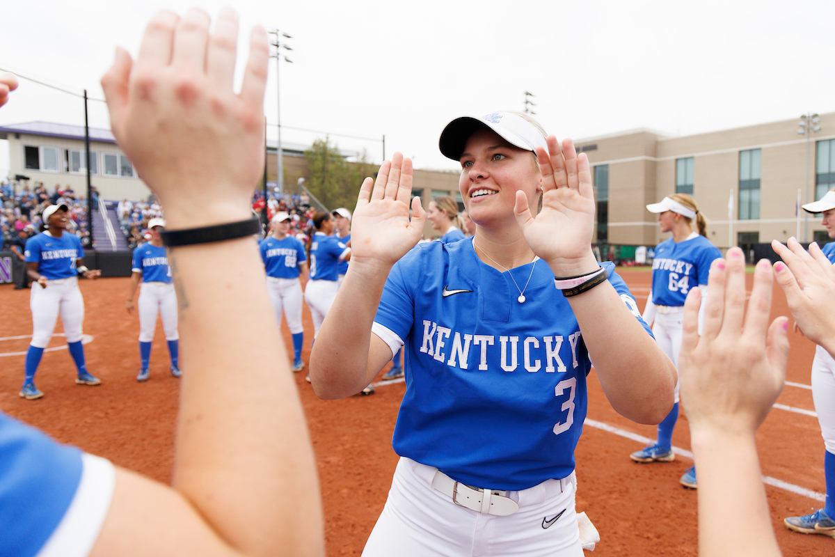 Ebbs and Hutchins’ Timely Seventh Inning Gives UK 2-0 Day