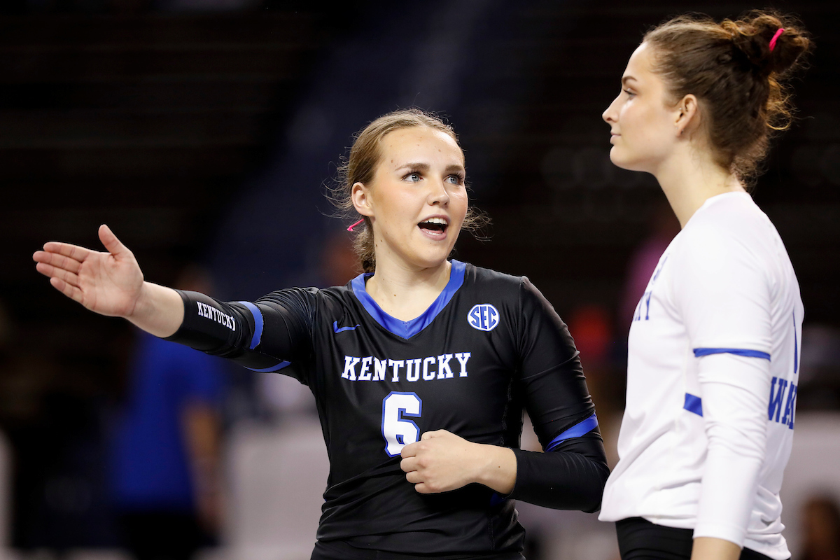 Kentucky Returns From Bye Week, Set for Series in College Station