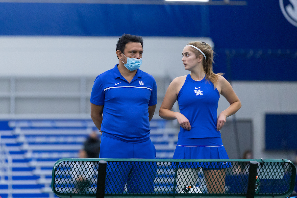 Carlota Molina. Carlos Drada.

Kentucky beats Memphis 7-0

Photo by Grant Lee | UK Athletics