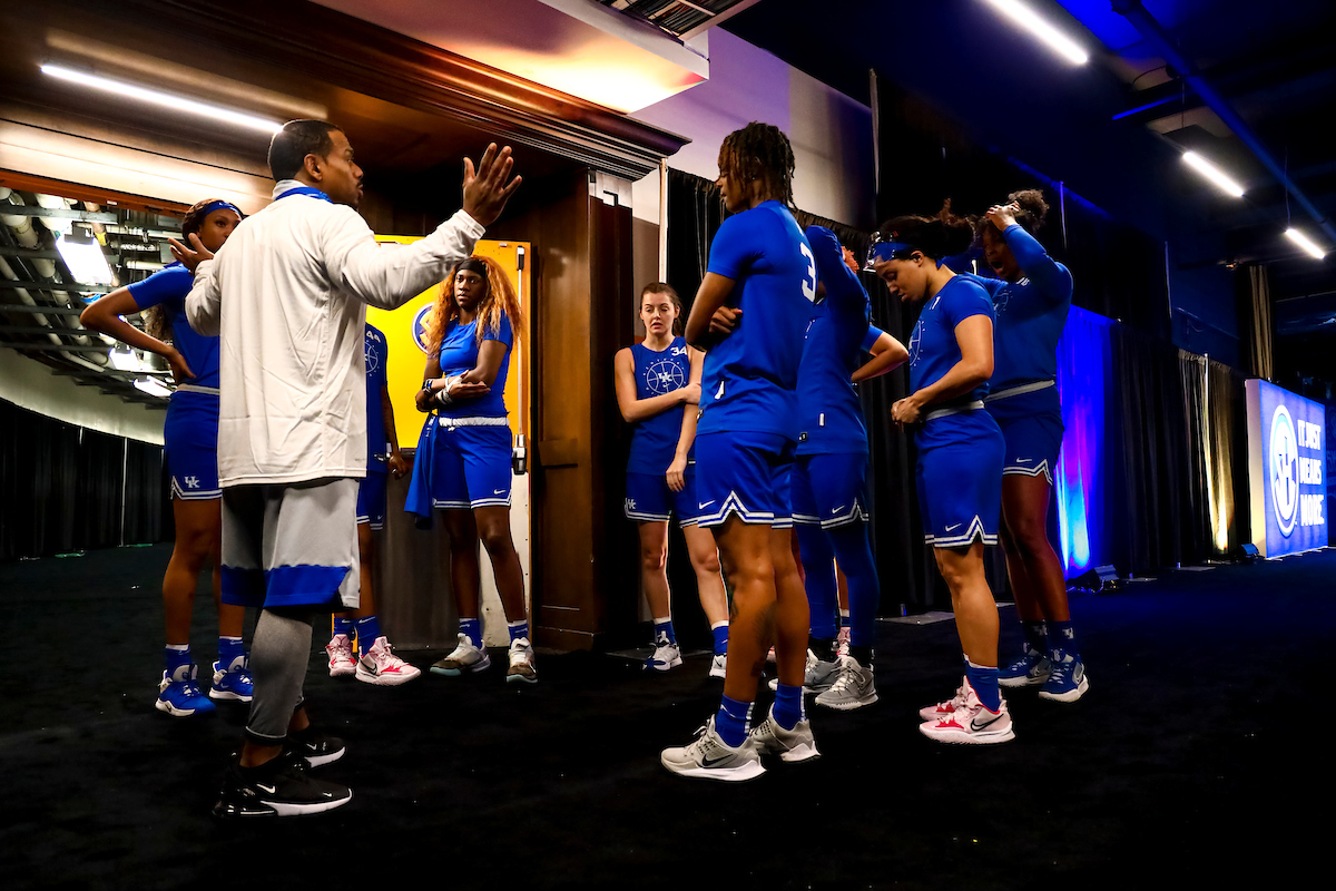 Huddle.

Kentucky shootaround day one for the SEC Tournament.

Photo by Eddie Justice | UK Athletics