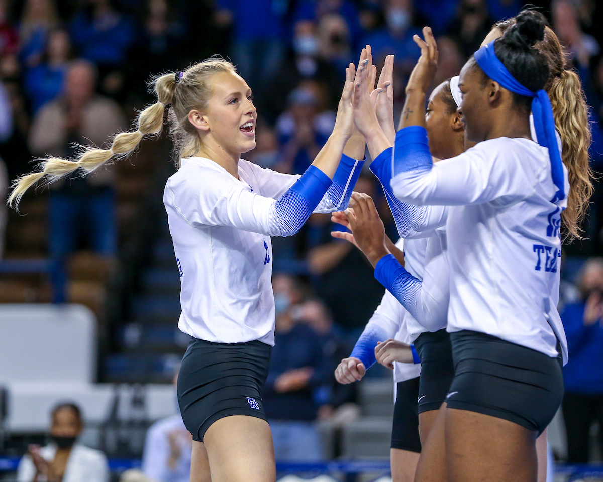 Alli Stumler.Kentucky falls to Illinois 3-1.Photo by Sarah Caputi | UK Athletics