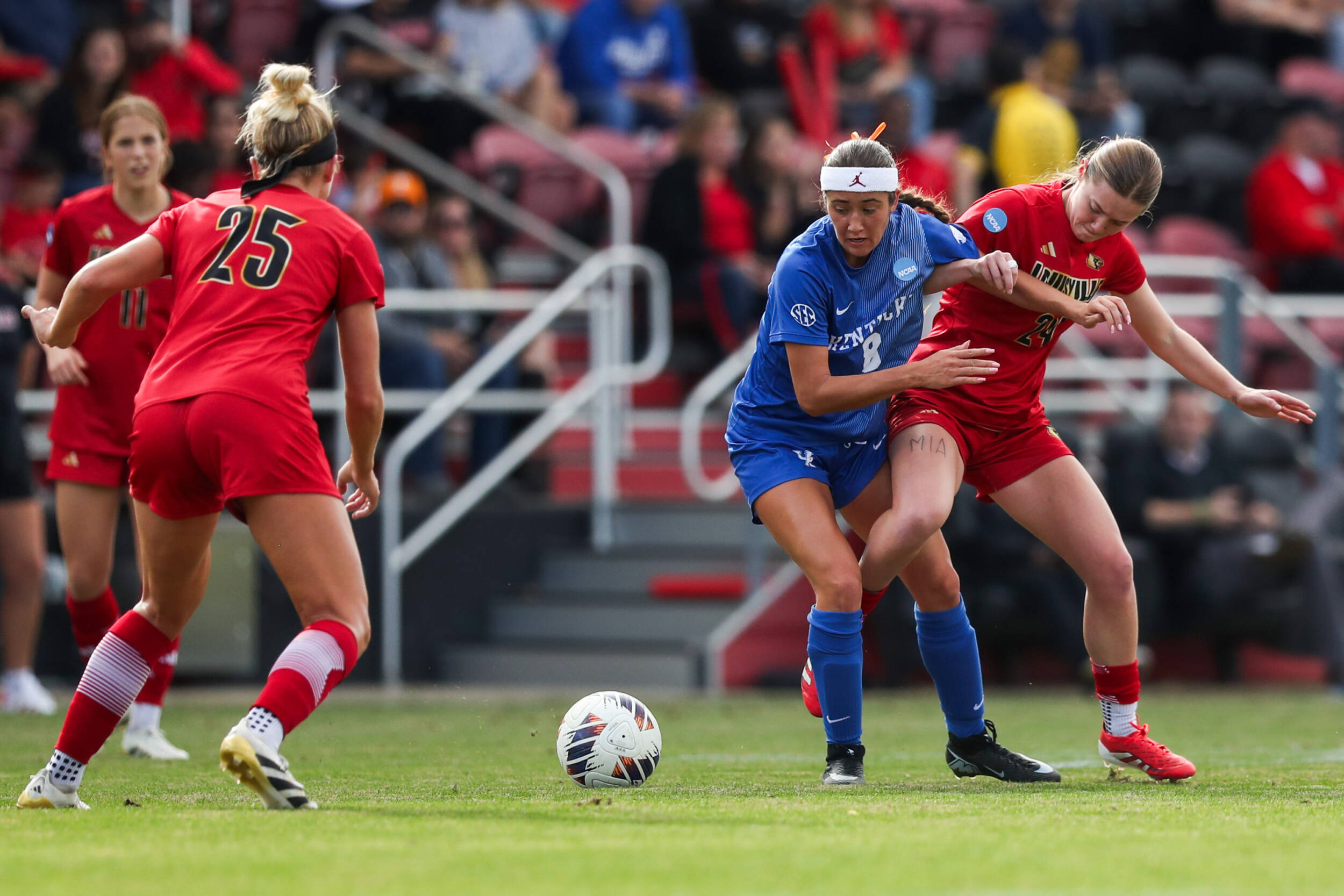 Kentucky Eliminated in Shootout at (6) Louisville