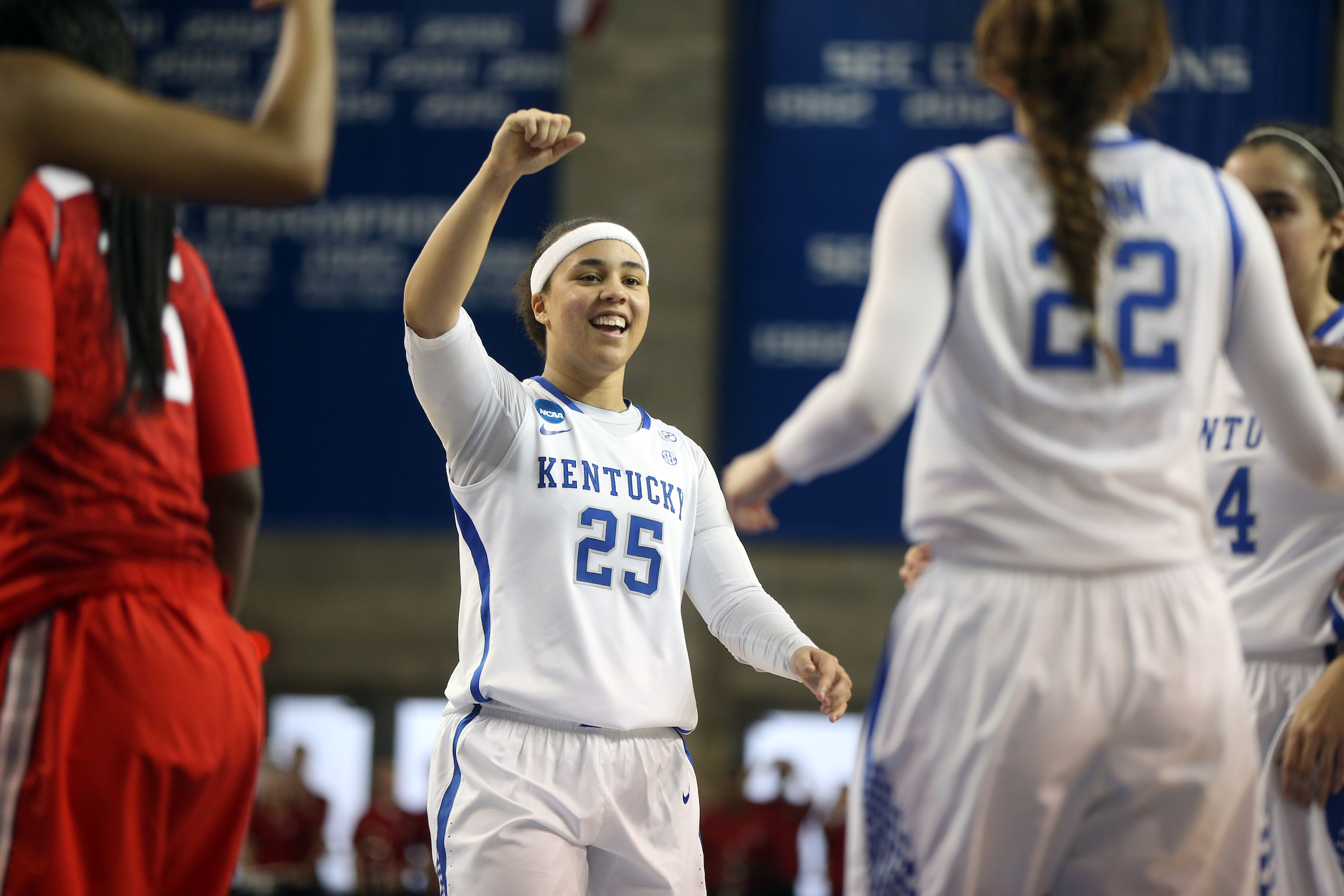 Fourth-Seeded Kentucky Rallies, But Falls to Ohio State