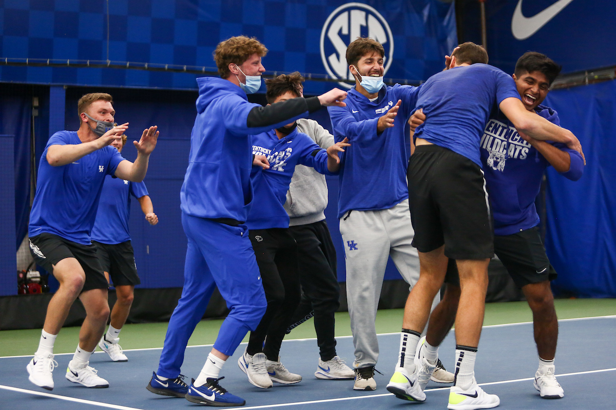 Team.

Kentucky beats Mississippi State 4-0

Photo by Hannah Phillips | UK Athletics