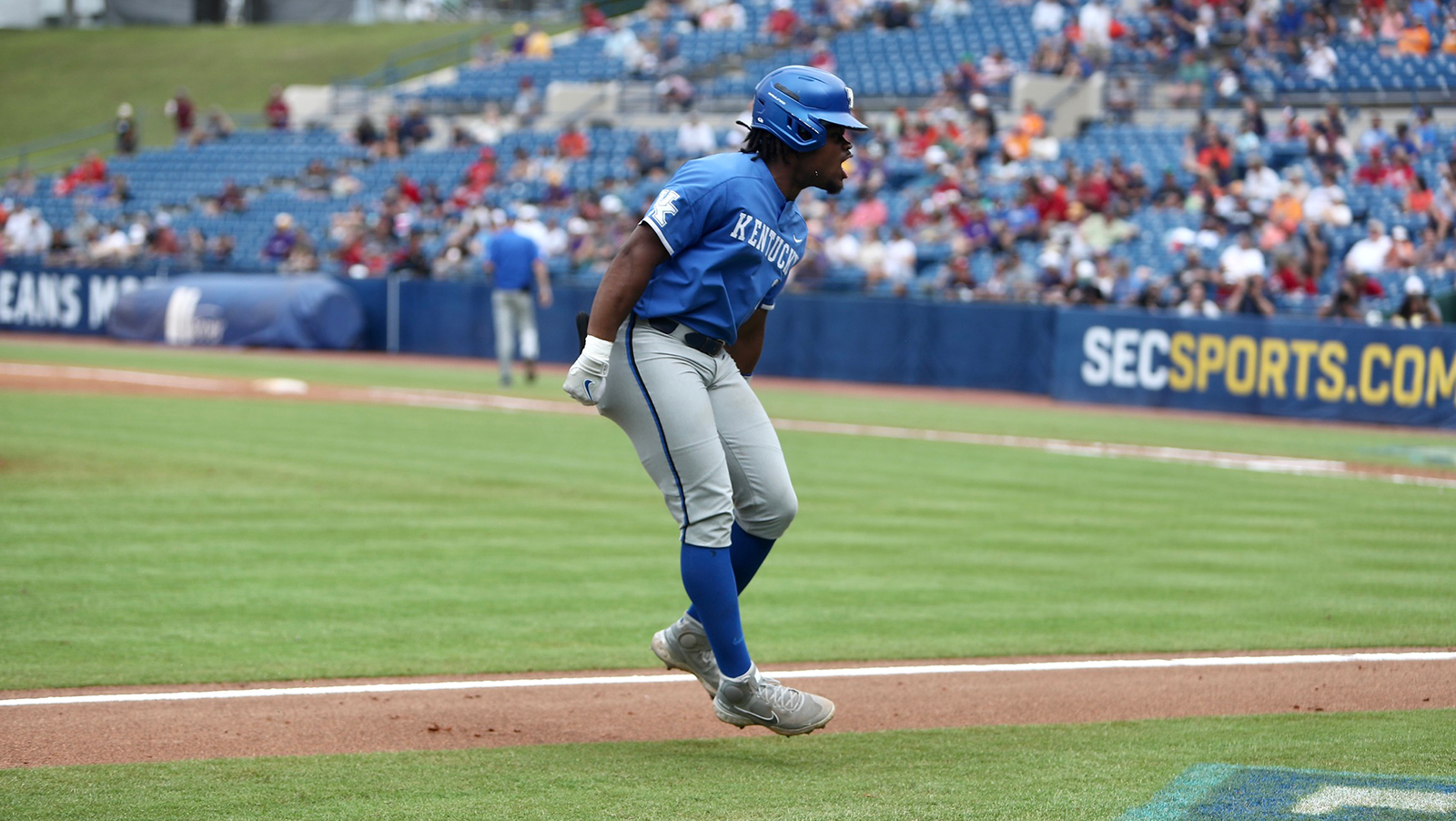 Feel the Burn: Kentucky Homers Way Past No. 20 Auburn