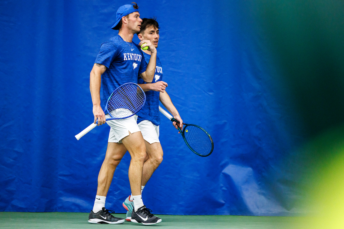 Kentucky Travels to No. 16 South Carolina, Hosts No. 3 Texas