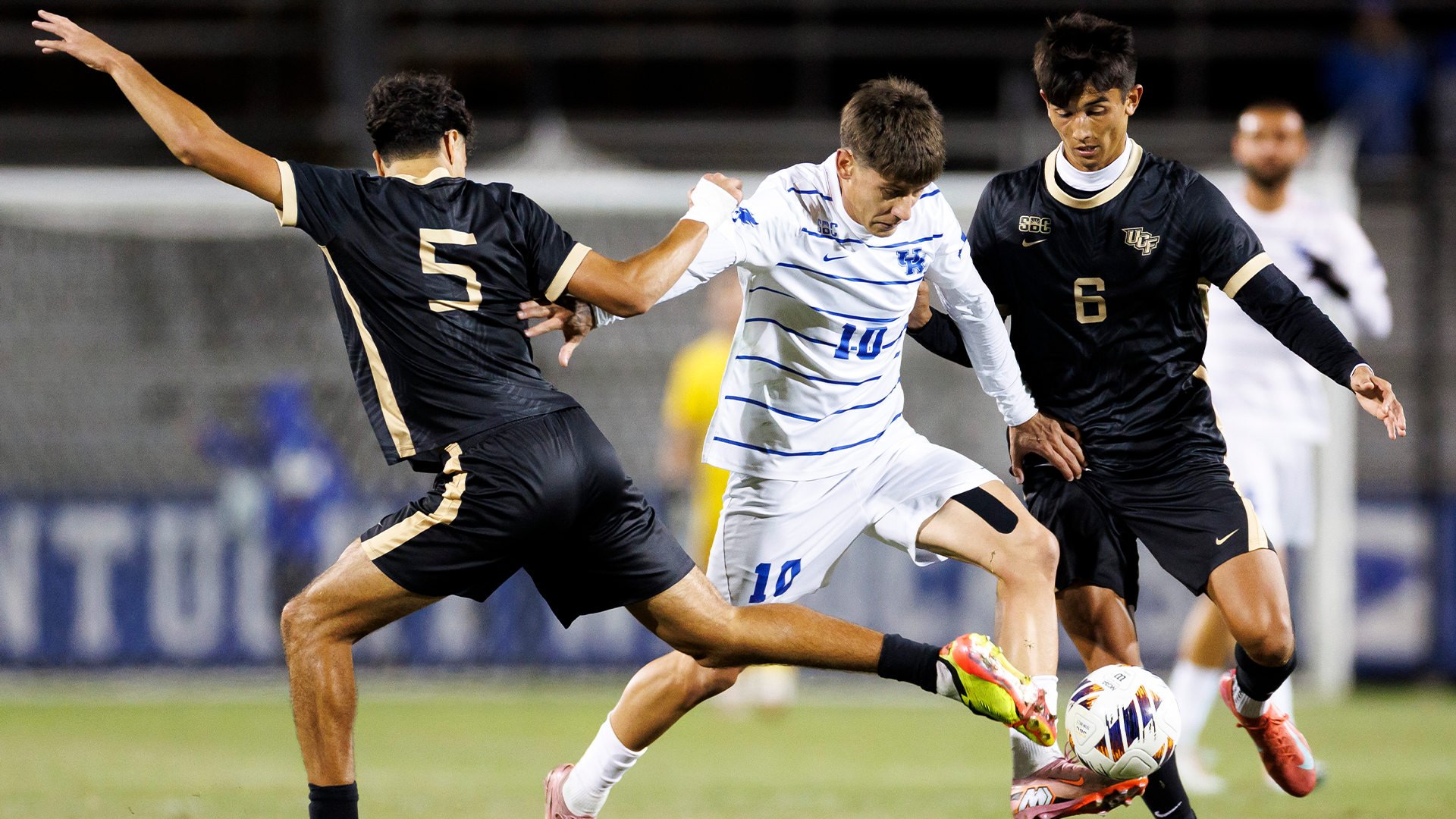 No. 19 Kentucky Falls in SBC Semifinal to UCF