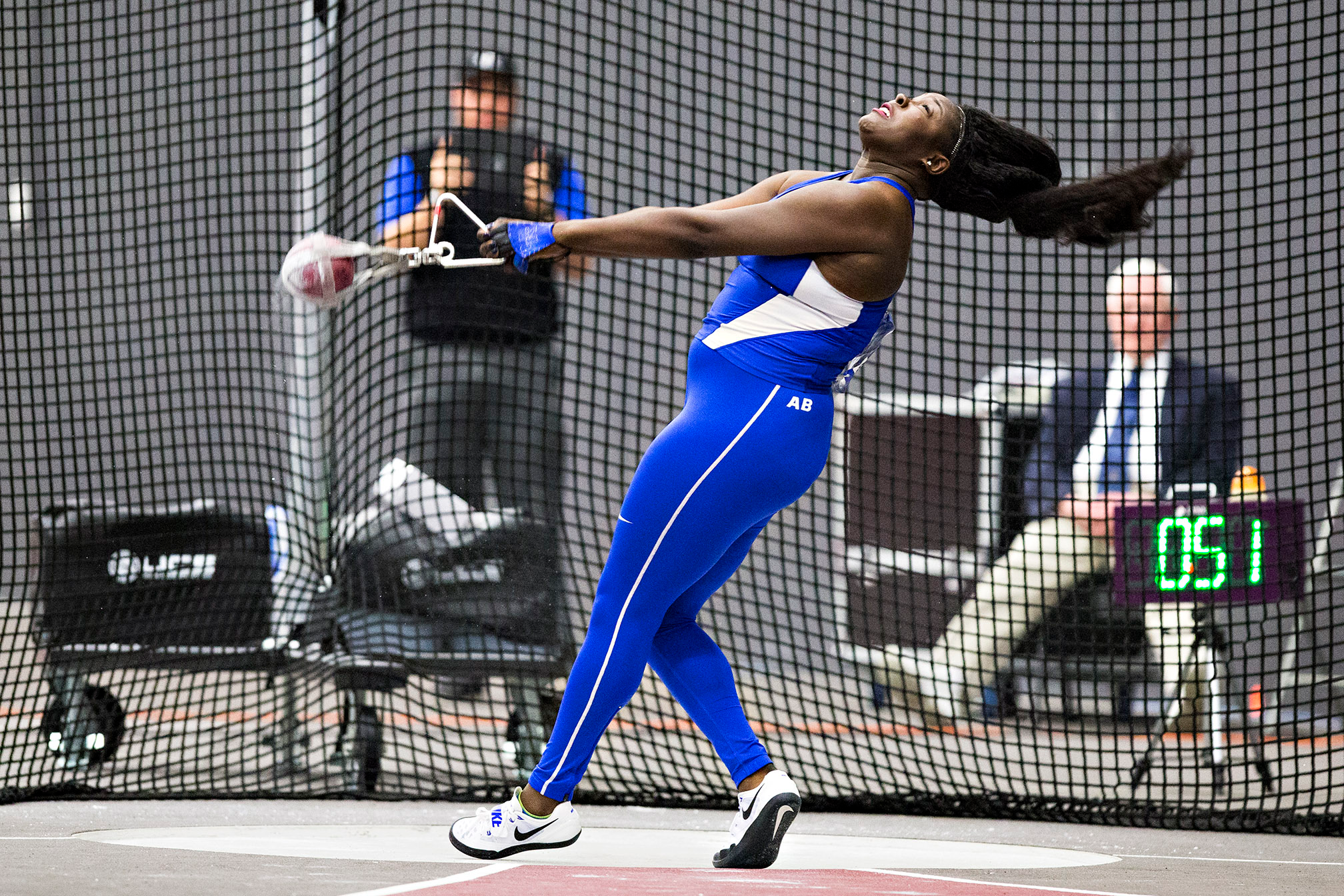 Beckie Famurewa Wins SECTF Weight Throw