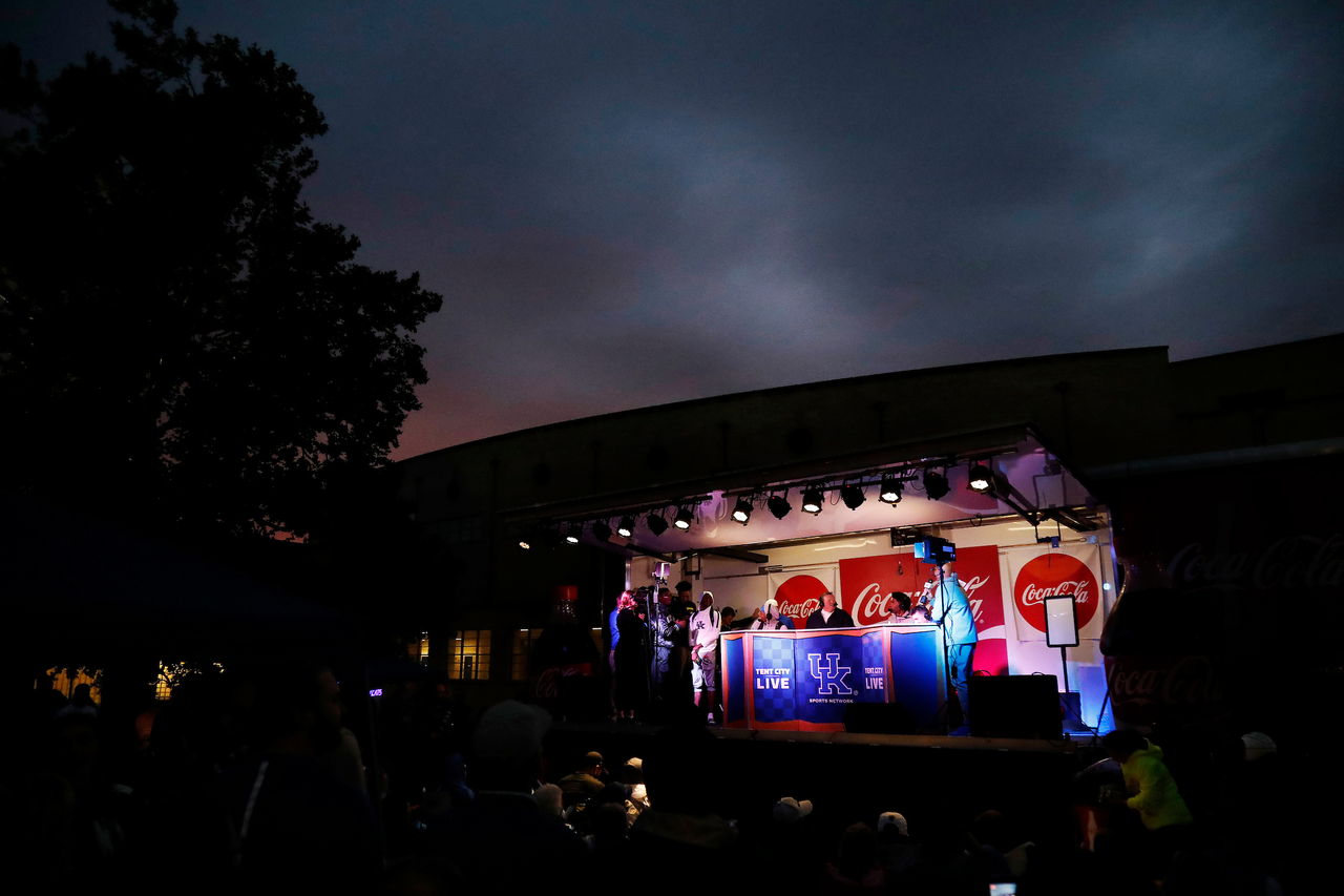 PJ Washington. Nick Richards.

Madness campout. 180927.

Photo by Chet White | UK Athletics