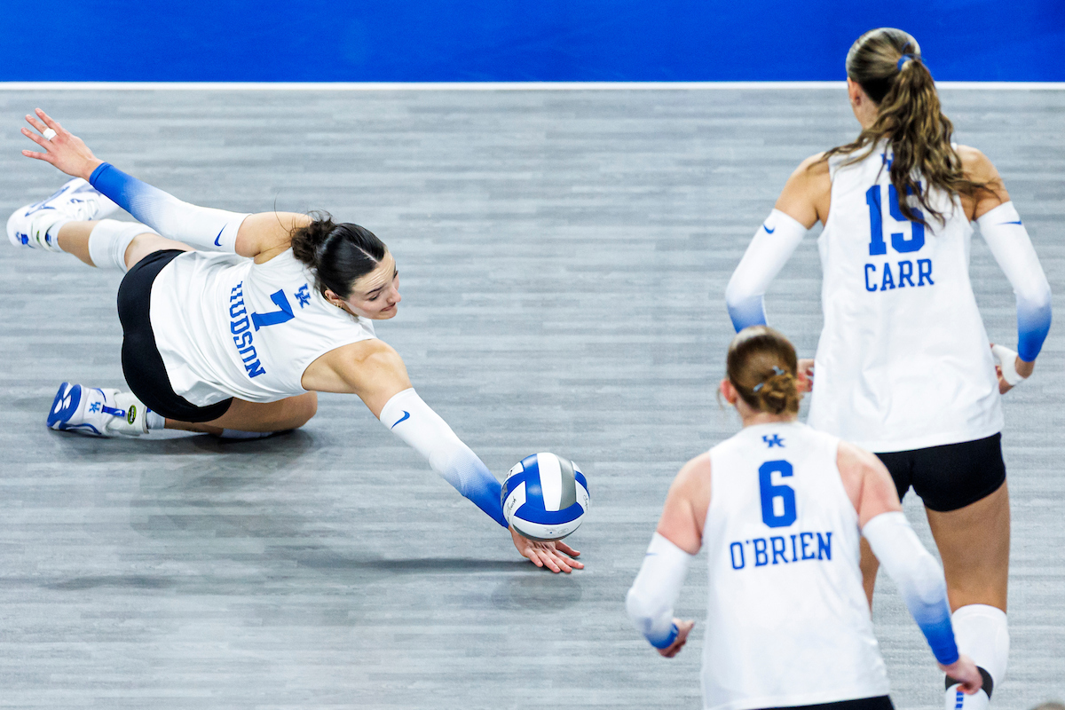 Kentucky-UCLA Volleyball Photo Gallery