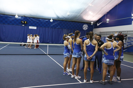 Team.

Kentucky women's tennis hosts Indiana

Photo by Quinn Foster | UK Athletics