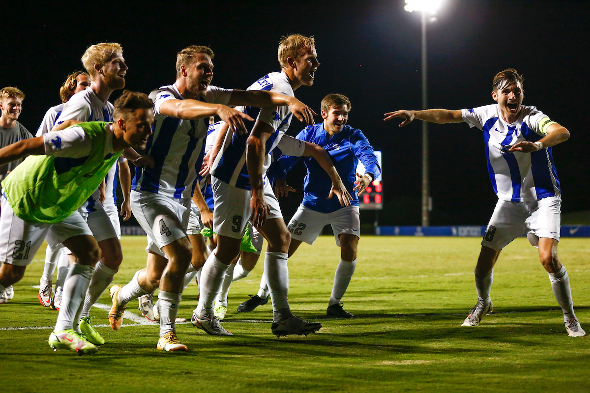 Team.

Kentucky beats Notre Dame 1-0.

Photo by Grace Bradley | UK Athletics