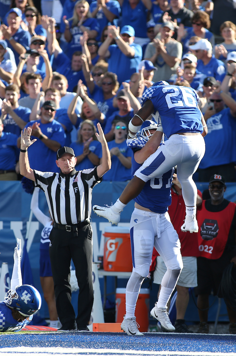 Benny Snell Jr

Kentucky beats Central Michigan 35-20.


Photo By Barry Westerman | UK Athletics