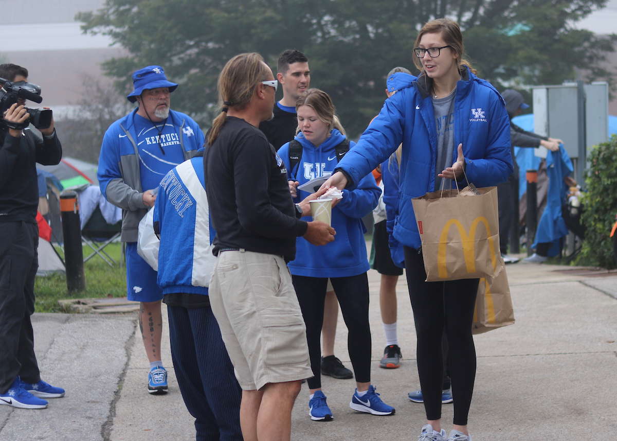 UKVB Delivers Breakfast at BBM Campout