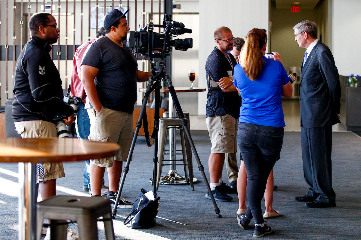 Vic Nelson. 

UK Athletics Hall of Fame. 

Photo by Eddie Justice | UK Athletics
