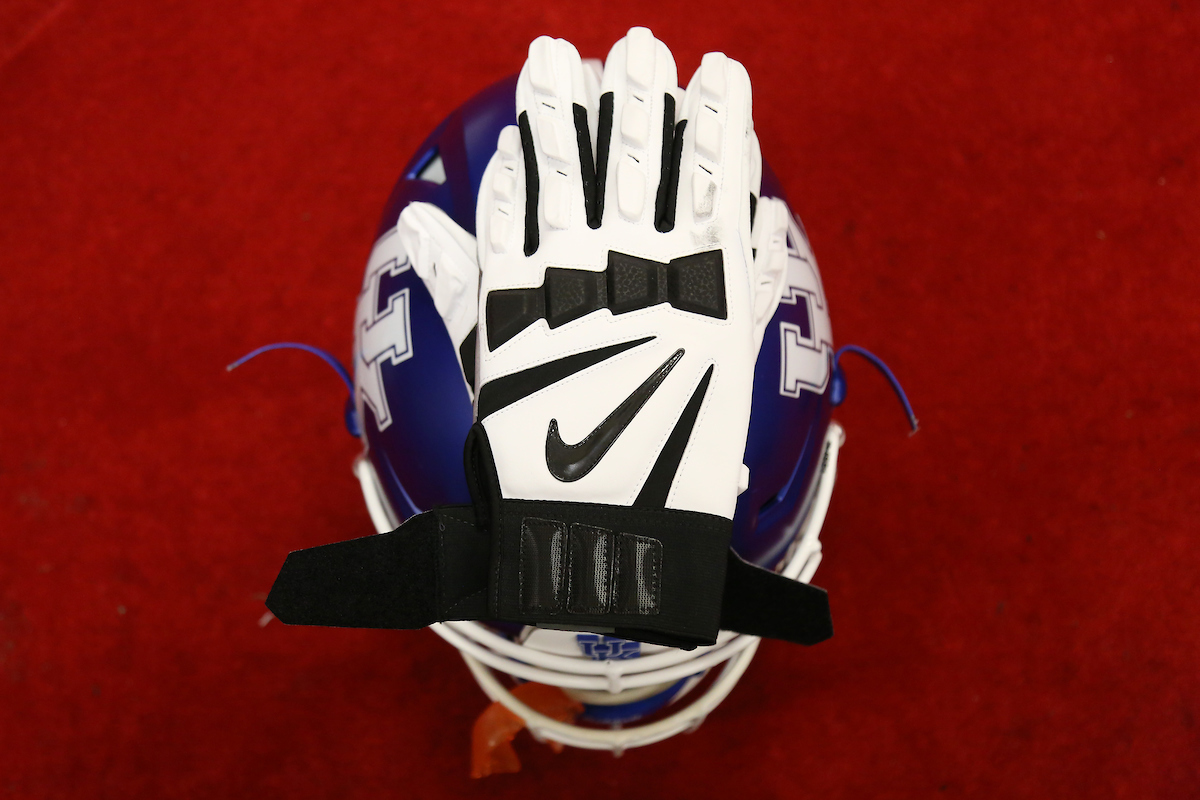 The University of Kentucky football team falls to Northwestern 23-24 in the Music City Bowl on Friday, December 29, 2017, at Nissan Field in Nashville, Tn.

Photo by Chet White | UK Athletics