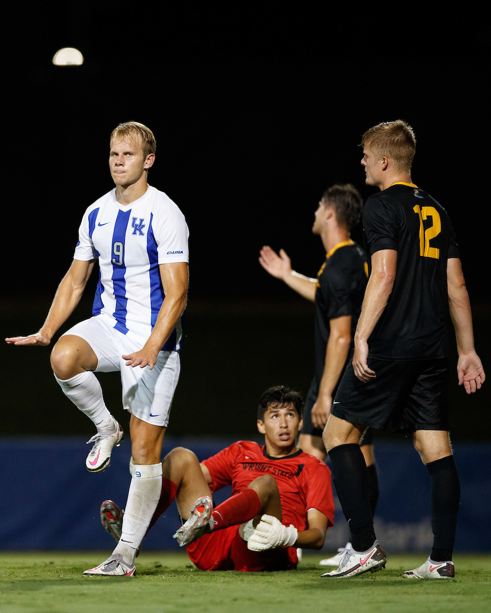 EYTHOR BJORGOLFSSON.

UK best Wright St 3-0.

Photo by Elliott Hess | UK Athletics