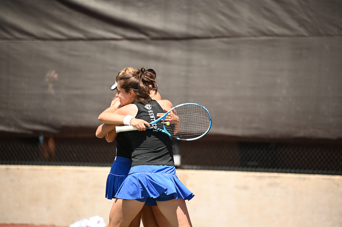 4/20/21 WTE SEC

Photo by David Gray

hug, fiona arrese,