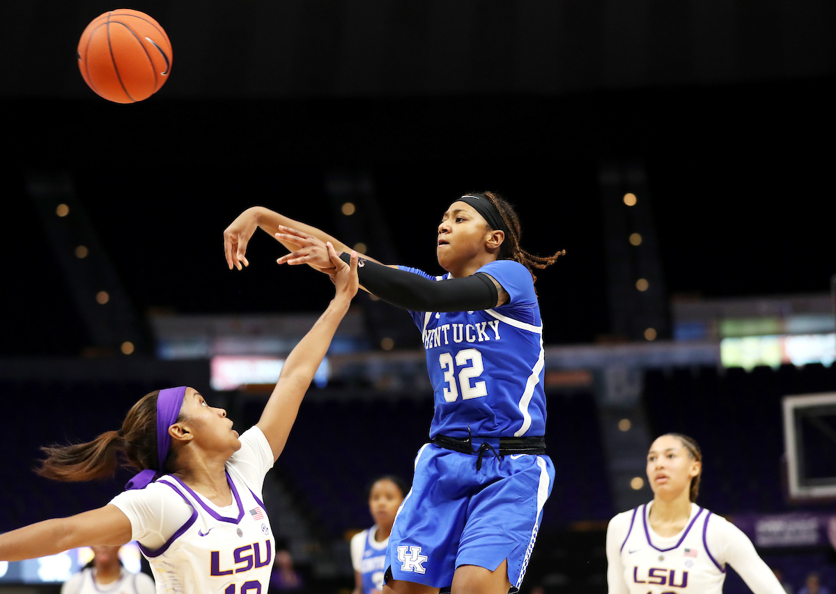 Jaida Roper

Kentucky Women's Basketball beat LSU 64-60. 

Photo by Britney Howard  | UK Athletics