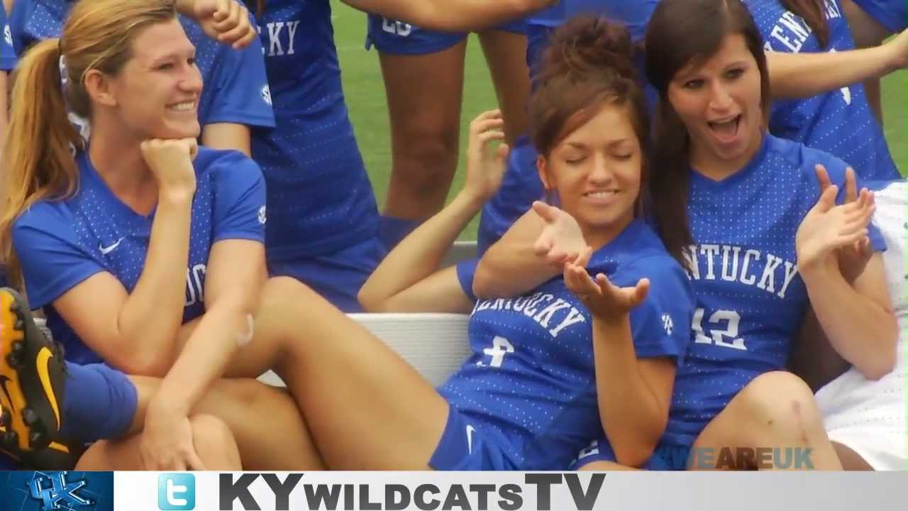 Kentucky Wildcats TV: 2013 Women's Soccer Photo Day