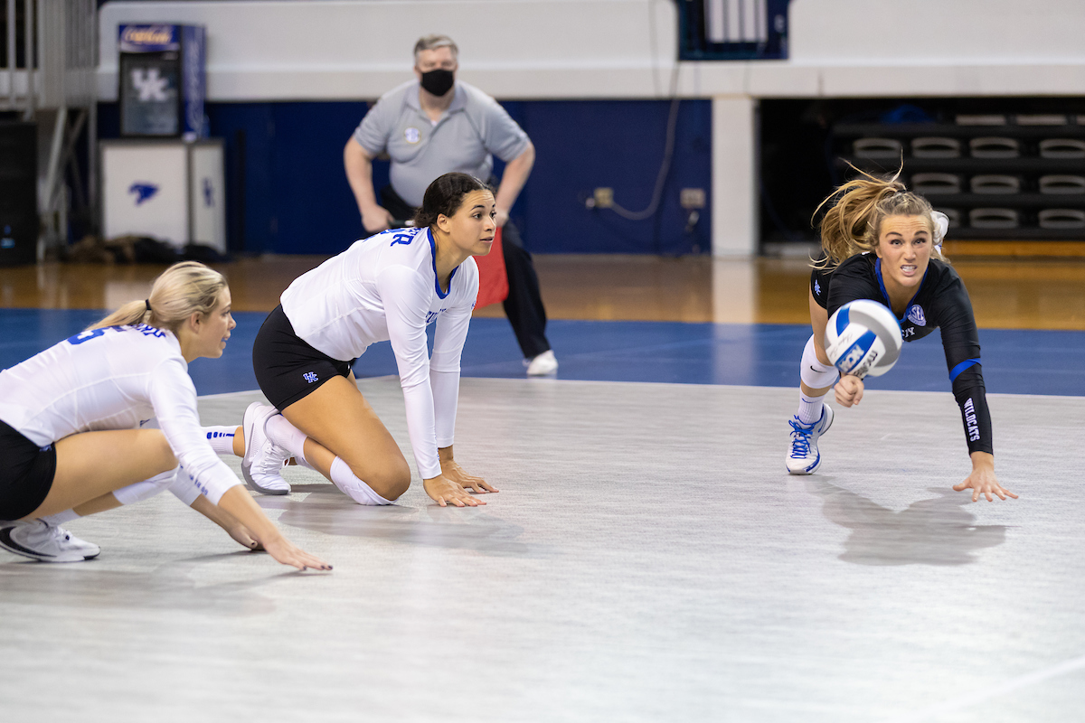 Avery Skinner. Gabby Curry.

Kentucky sweeps LSU 3 - 0

Photo by Grant Lee | UK Athletics