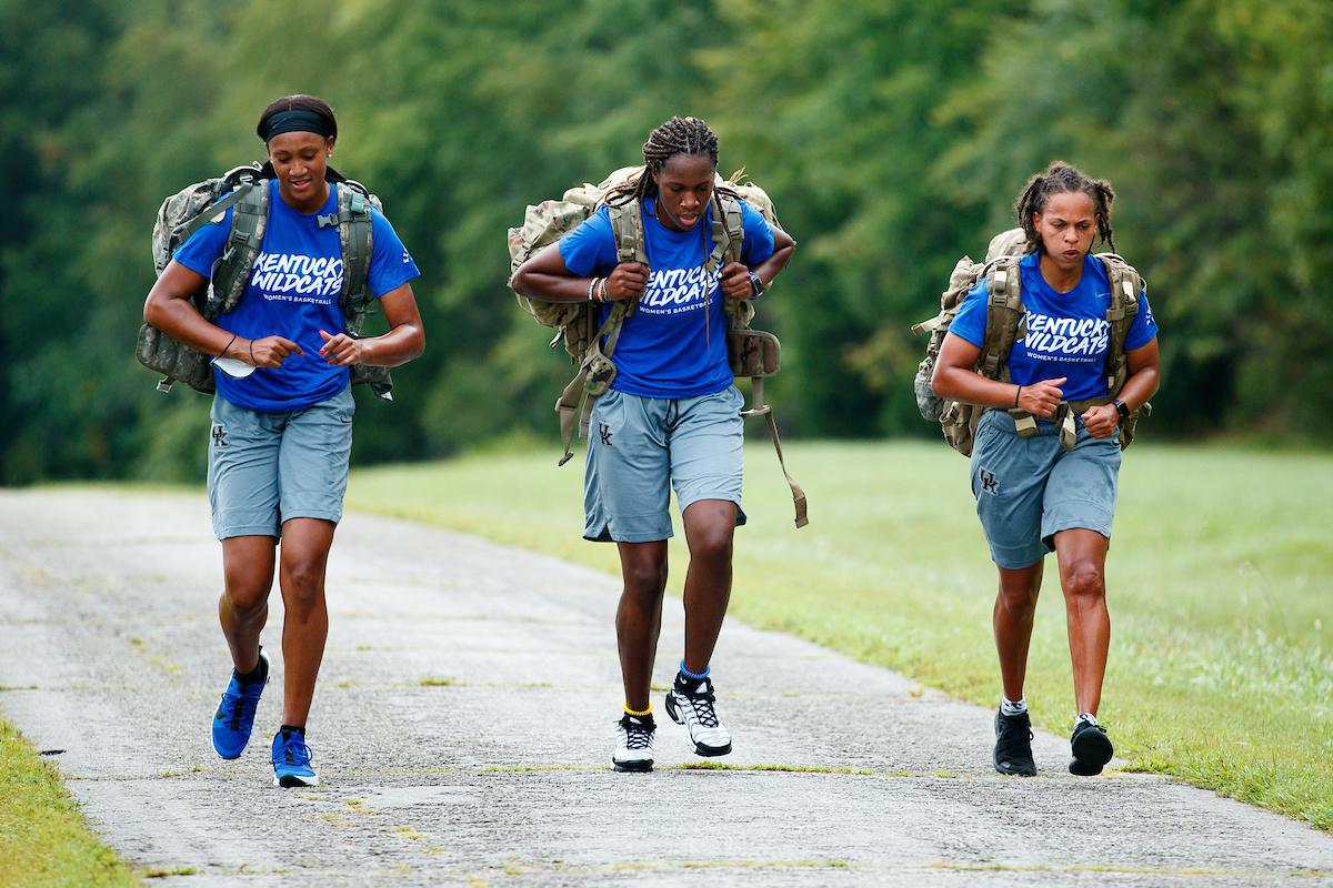 Nyah leveretter. Rhyne Howard. Amber Smith.

Kentucky Women’s Basketball team bonding trip to Fort Campbell.

Photo by Eddie Justice | UK Athletics