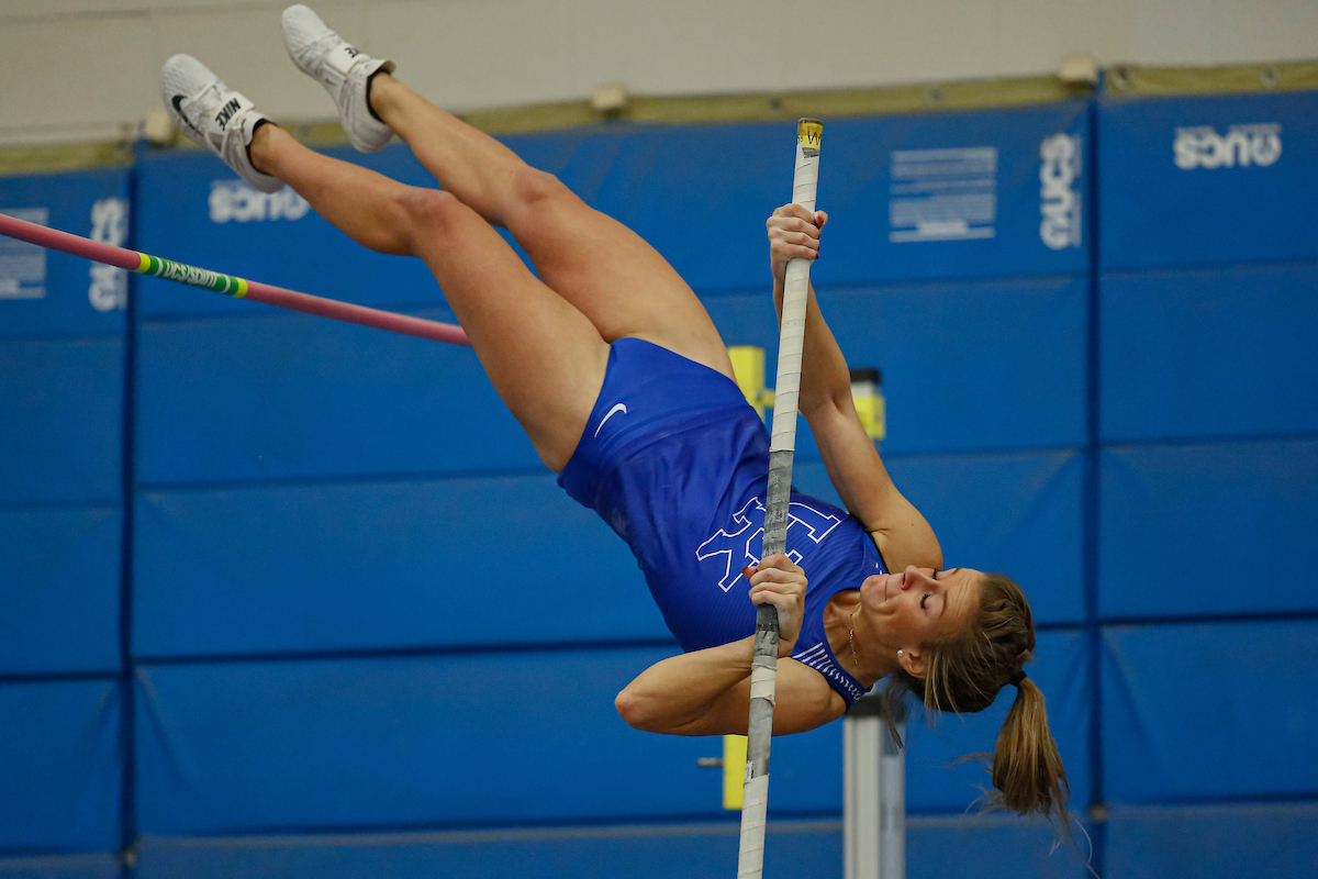 Riley Caudill.

Jingle Bells Open.


Photo by Grant Lee | UK Athletics