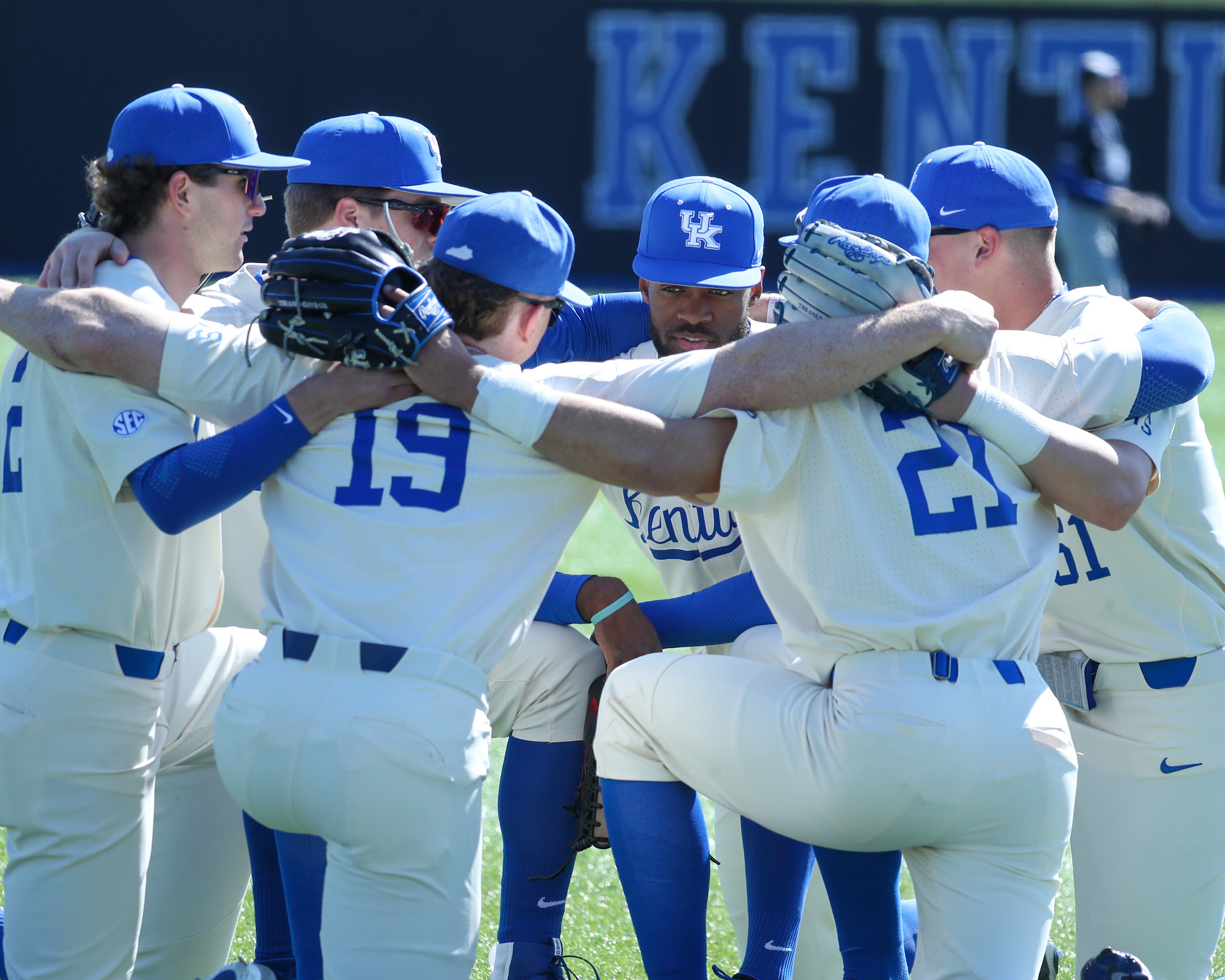 One-Two Punch: Kentucky Sweeps Doubleheader