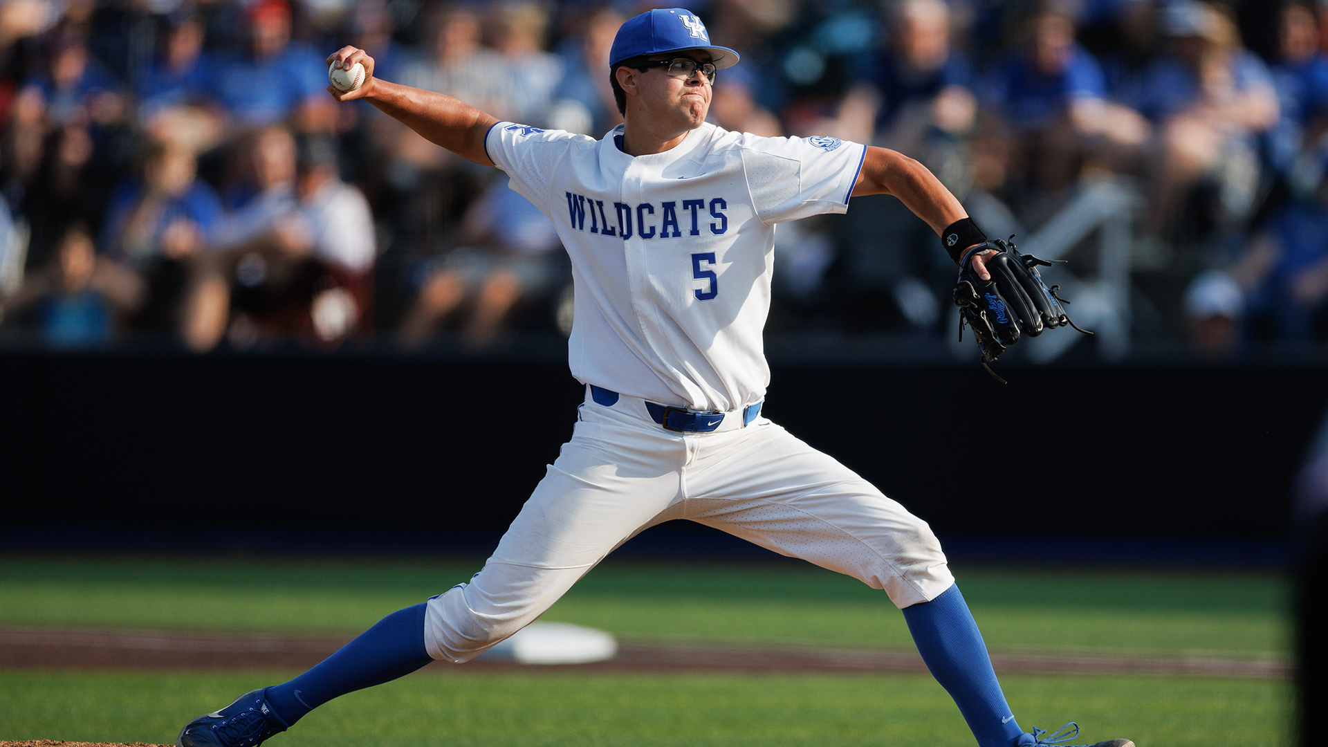Native Kentuckians Pitch Cats Past Hoosiers on Monday